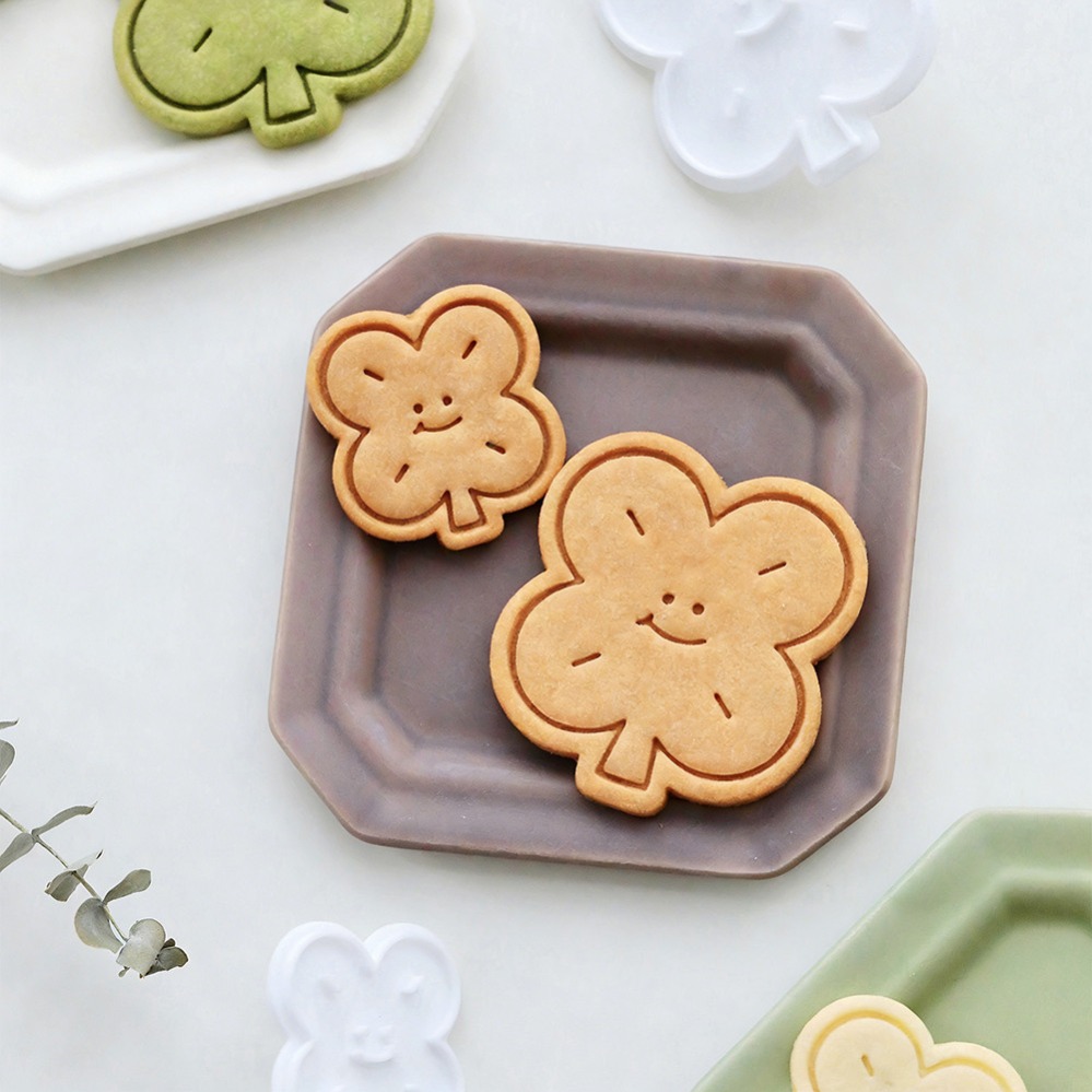 Kitchen Baking Items - แม่พิมพ์คุกกี้รูปใบโคลเวอร์สี่แฉกนำโชค อุปกรณ์ทำขนม เบเกอรี่ ของใช้ในครัว