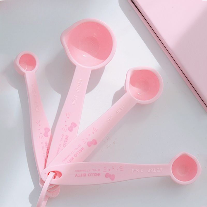 Kitchen Baking Items - ชุดช้อนตวงลายเฮลโล คิตตี้ ช้อนทำขนมลายการ์ตูนน่ารักสำหรับใช้ในครัวเรือน พร้อมสเกลสองด้านสำหรับการทำอาหาร